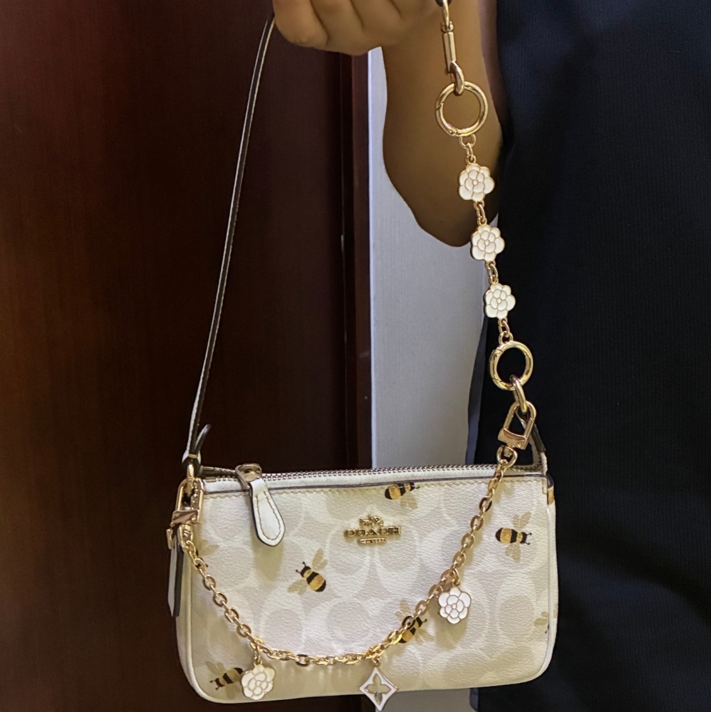 NWT Coach 🐝🐝  Nolita 19 In Signature Canvas With Bee Print Plus Floral Chains - Picture 4 of 12